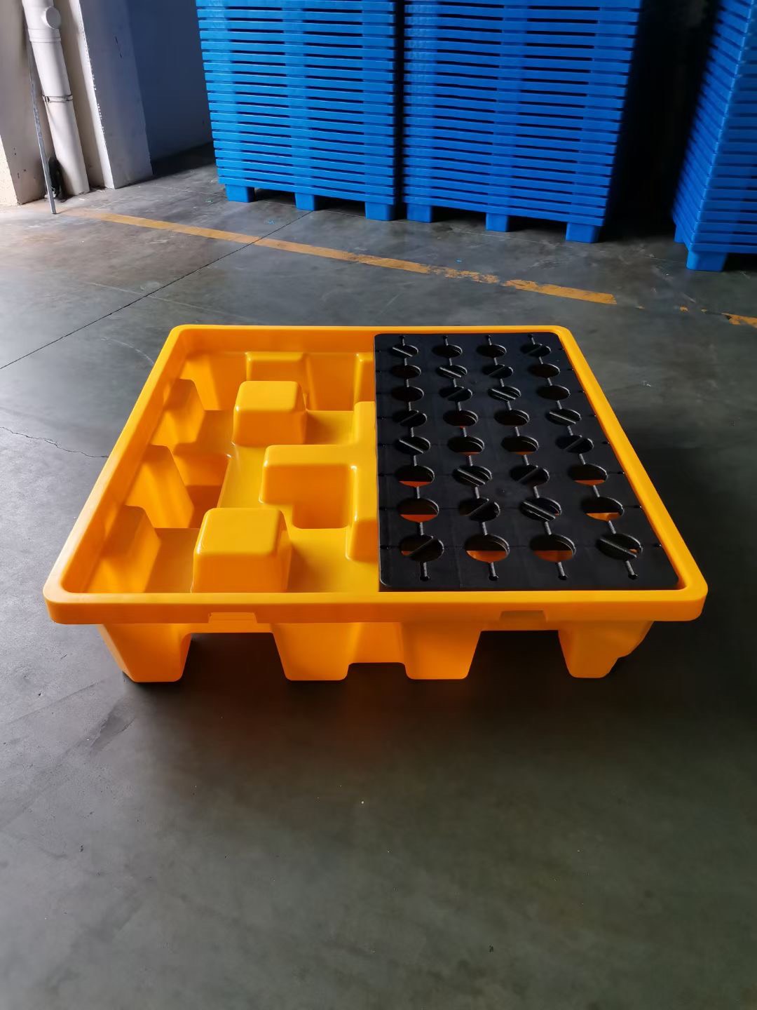 Pallet chống tràn dầu/hóa chất loại 4 thùng Phuy-&nbsp;SPL-131330C-4T